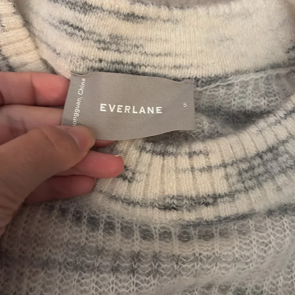Everlane the cocoon crewneck alpaca sweater - Picture 3 of 4